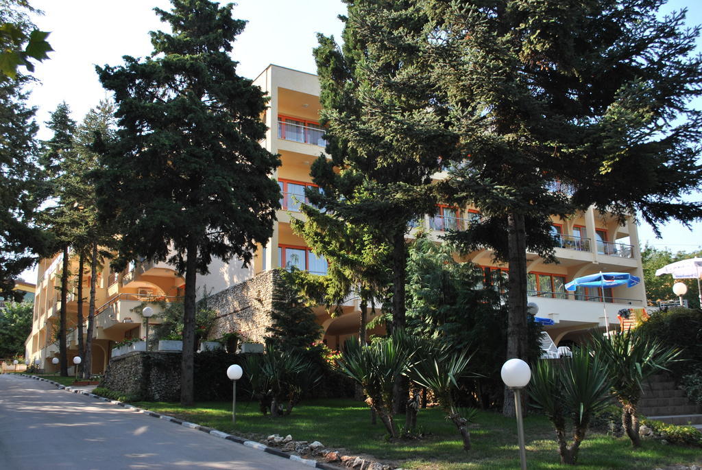 Hotel Exotica Golden Sands Exterior photo